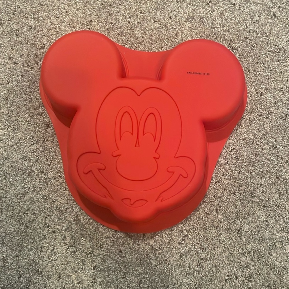 Silicon Mickey Mouse baking mold